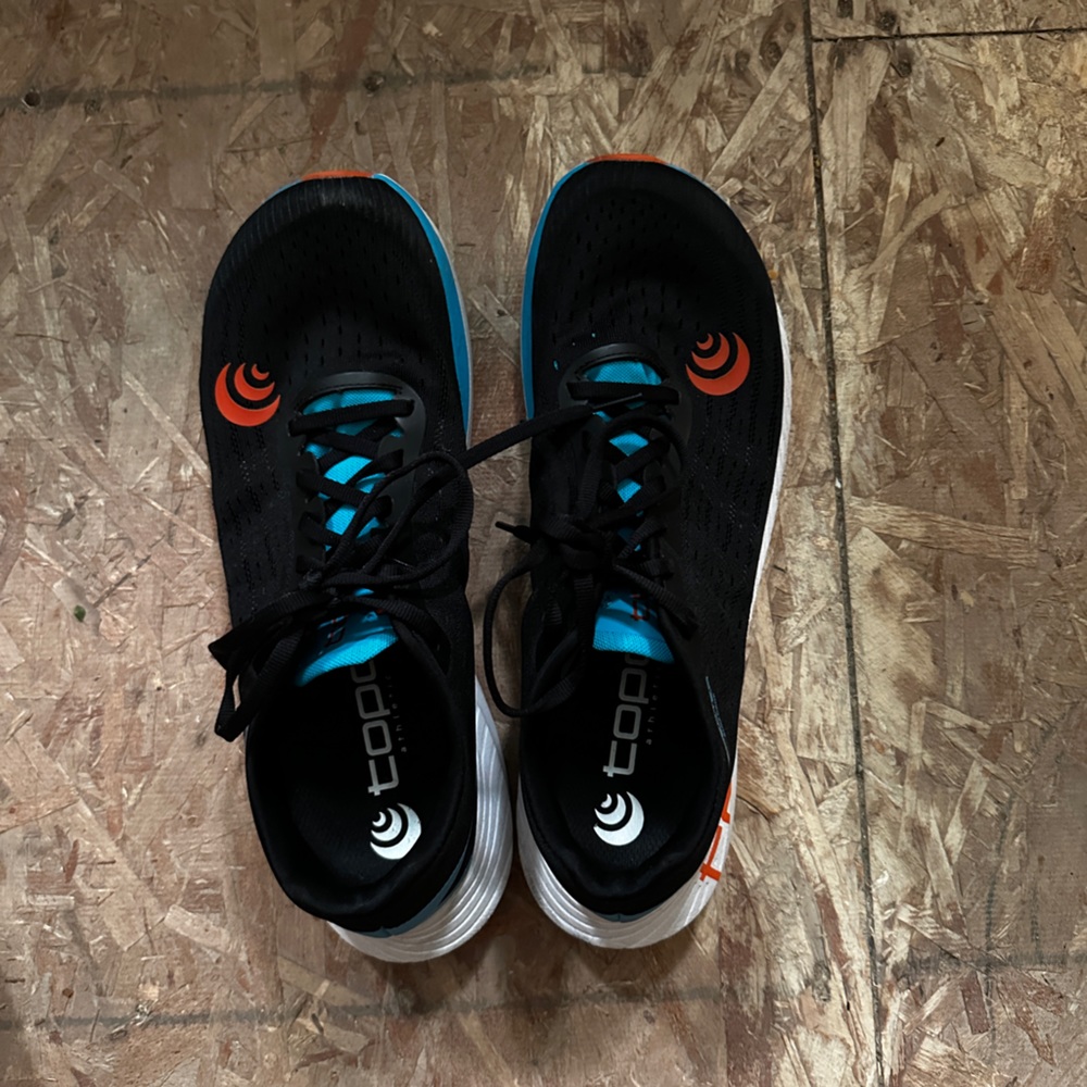 TOPO men's specter 9.5